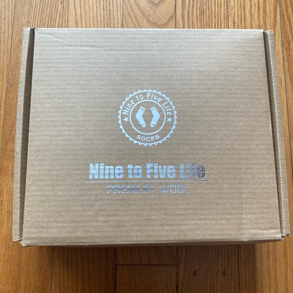 New Merino Wool Socks 4 Pairs Womens 8-10 - Picture 3 of 4